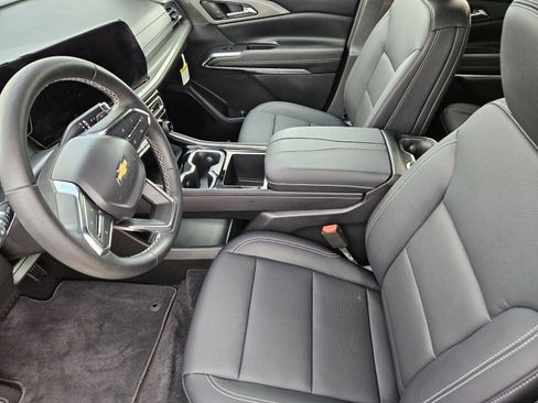 Certified 2026 Chevrolet Traverse LT w/ Driver Confidence Package image 16