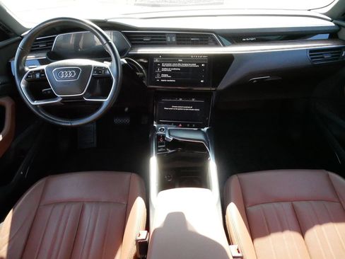 Used 2021 Audi e-tron Premium Plus w/ Premium Plus Package AWD/4WD image 10