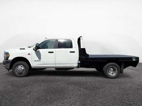 Used 2024 RAM 3500 SLT w/ Quick Order Package 2YG SLT AWD/4WD image 2