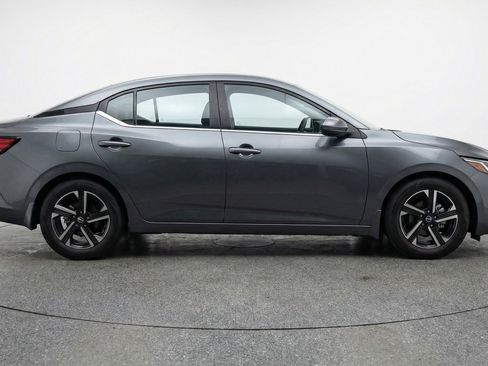 Used 2025 Nissan Sentra SV image 11