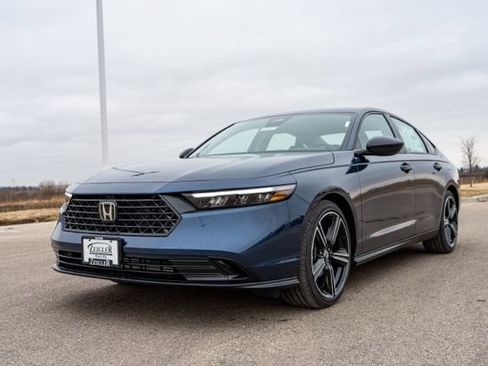 Used 2025 Honda Accord SE image 3