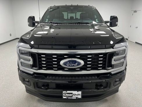Used 2025 Ford F450 Platinum w/ FX4 Off-Road Package image 3