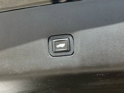 Used 2018 Chevrolet Traverse High Country w/ LPO, Cargo Package image 26