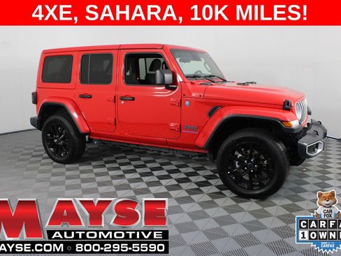 Used 2025 Jeep Wrangler Unlimited Sahara w/ Safety Group AWD/4WD image 1