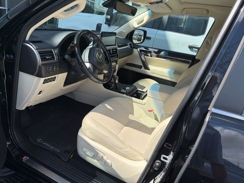 Used 2023 Lexus GX 460 Premium image 2