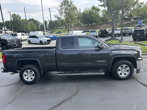 Used 2016 GMC Sierra 1500 SLE w/ SLE Value Package AWD/4WD image 4