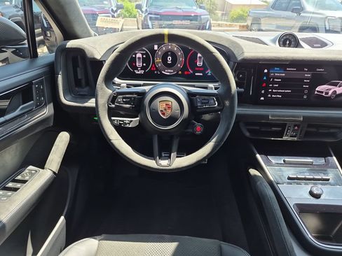 Used 2025 Porsche Cayenne Turbo GT AWD/4WD image 29
