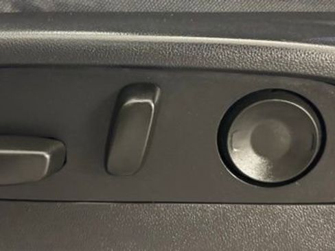 Used 2024 Chevrolet Silverado 1500 LT w/ Z71 Off-Road Package image 16