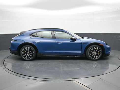 Certified 2022 Porsche Taycan Turbo S w/ Premium Package AWD/4WD image 21