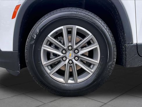 Used 2023 Chevrolet Traverse LT FWD image 10