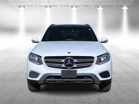 Used 2018 Mercedes-Benz GLC 300 4MATIC image 3