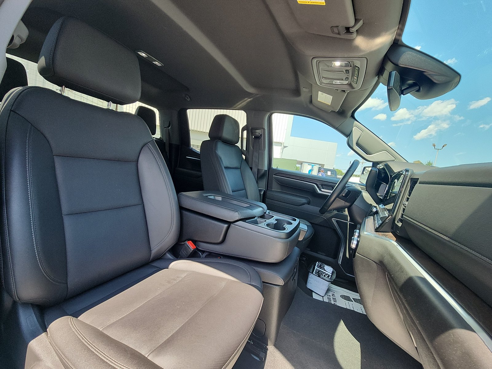Used 2026 GMC Sierra 1500 SLT AWD/4WD image 23