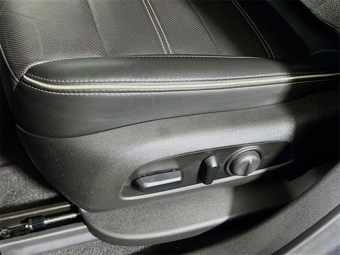 Used 2021 GMC Acadia Denali w/ Denali Ultimate Package image 18