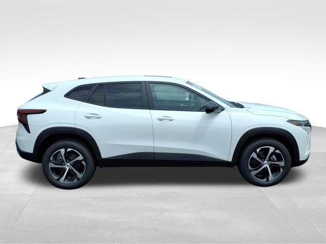 New 2026 Chevrolet Trax RS w/ Sunroof Package FWD image 2