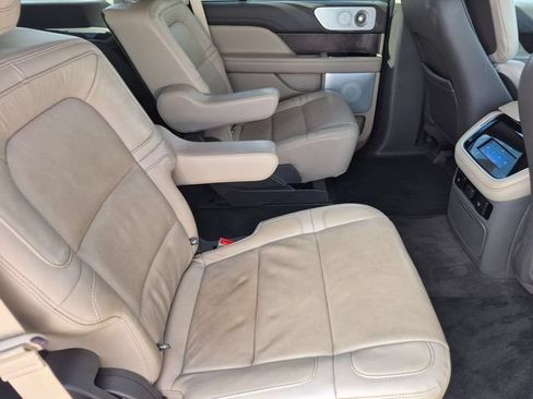 Certified 2024 Lincoln Navigator Reserve AWD/4WD image 33