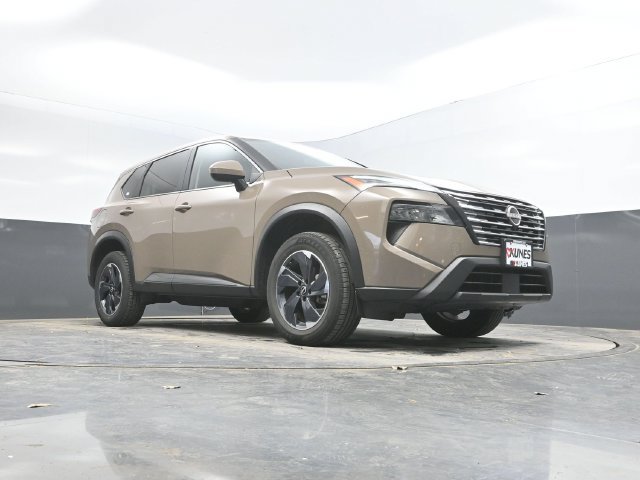 Used 2025 Nissan Rogue SV AWD/4WD image 45