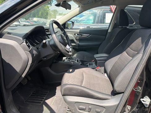 Used 2019 Nissan Rogue SV w/ Premium Package AWD/4WD image 9