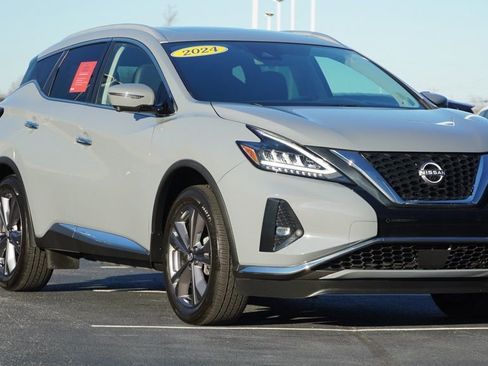 Used 2024 Nissan Murano Platinum w/ Cargo Package image 2