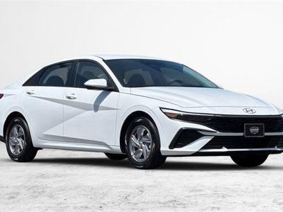 Used 2025 Hyundai Elantra SE