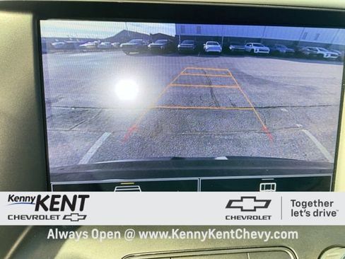 Certified 2023 GMC Acadia SLE w/ Driver Convenience Package image 2