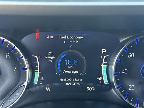 Used 2024 Chrysler Pacifica Touring-L FWD image 20