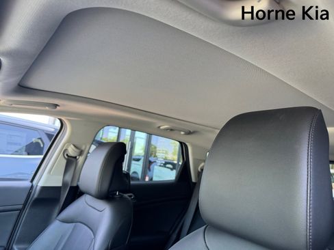New 2026 Kia Sportage EX w/ EX Panorama Roof Package FWD image 17