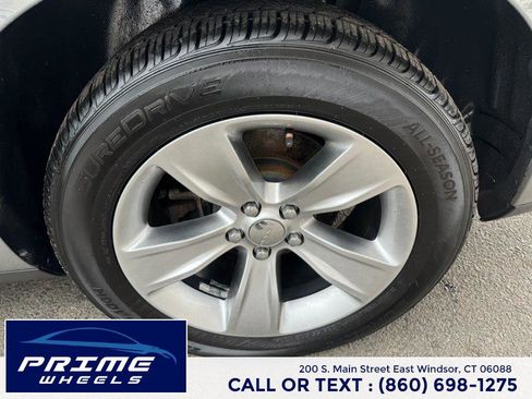 Used 2017 Dodge Challenger SXT w/ Driver Convenience Group image 13