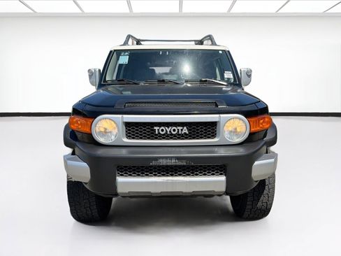 Used 2012 Toyota FJ Cruiser 4WD w/ Convenience Pkg image 2