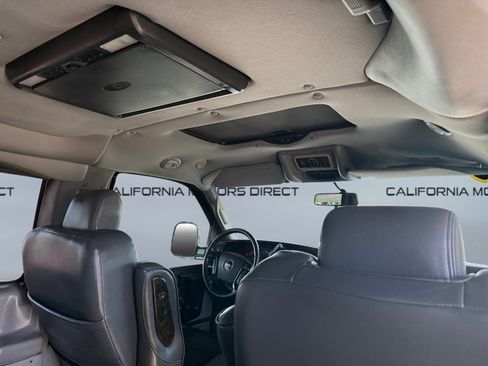Used 2019 GMC Savana 2500 RWD image 14
