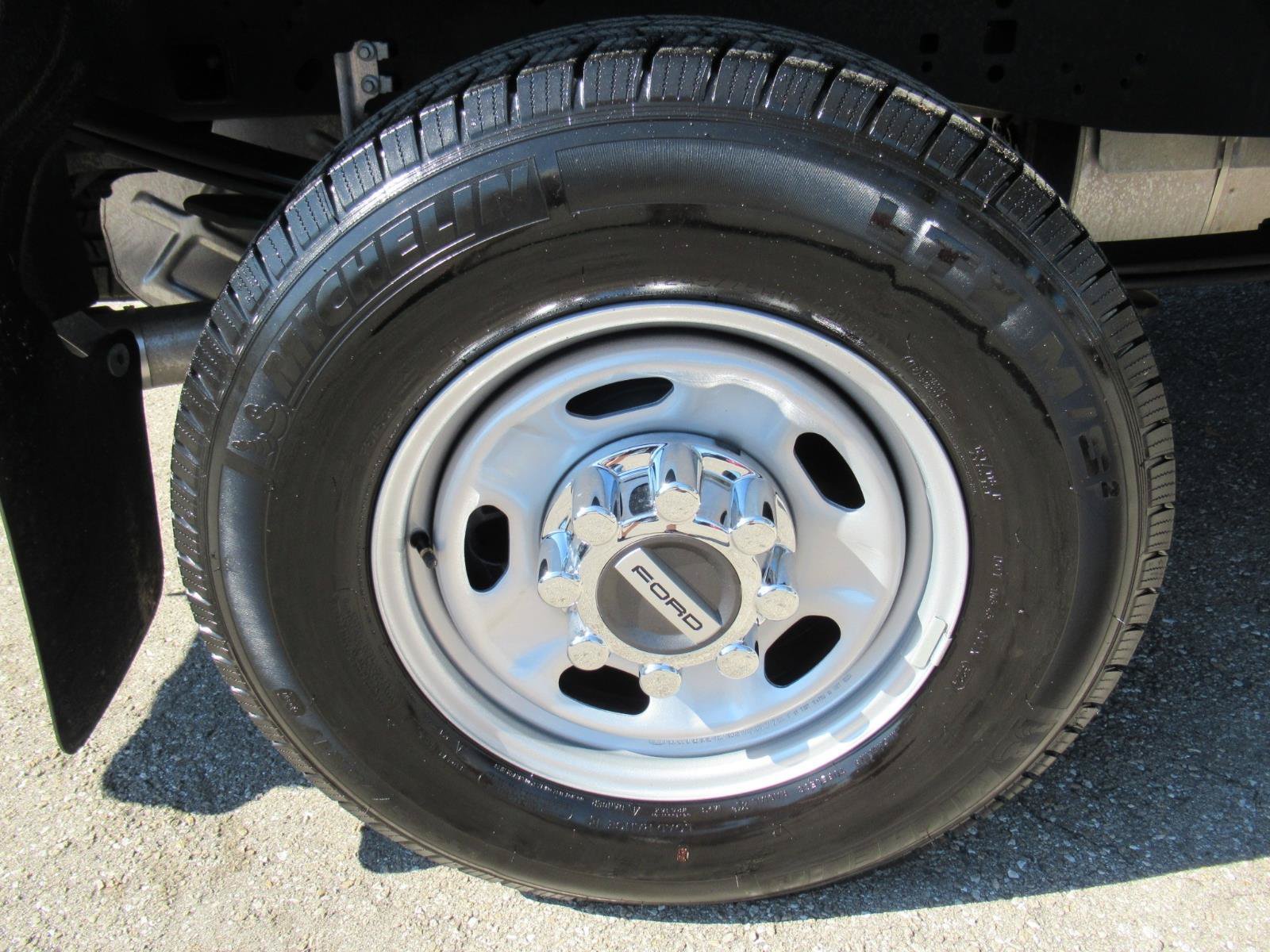 Used 2024 Ford F250 XL w/ XL Chrome Package AWD/4WD image 7