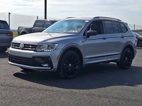 Used 2021 Volkswagen Tiguan SE R-Line AWD/4WD image 3