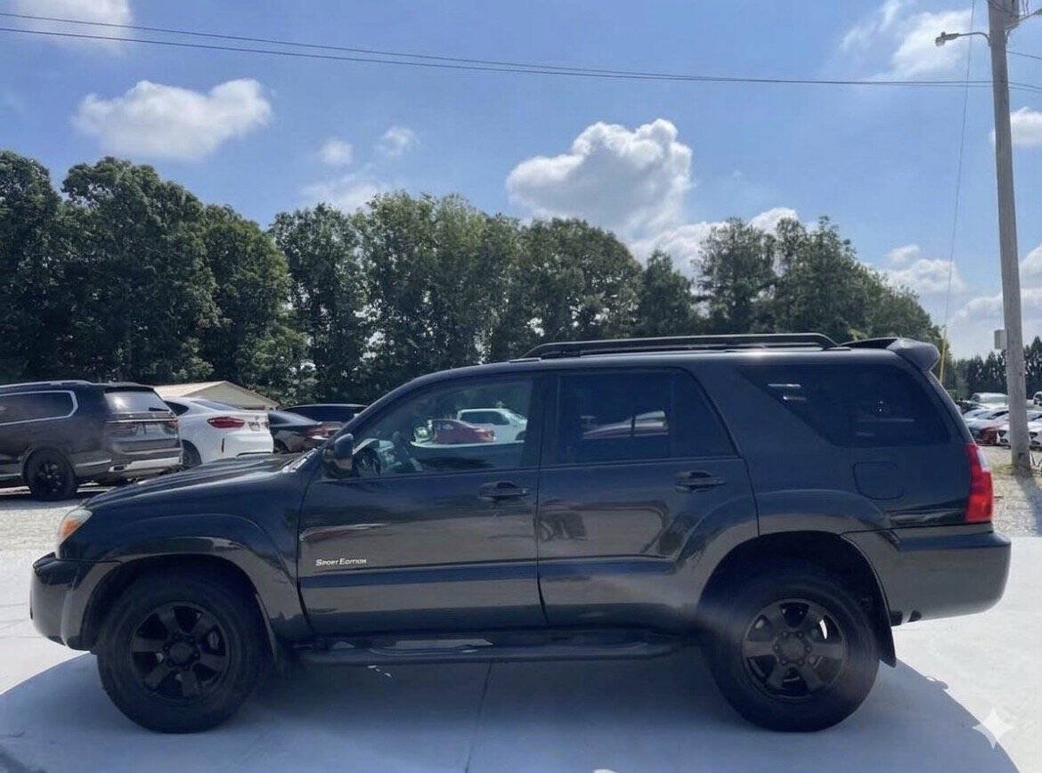 Used 2008 Toyota 4Runner Sport w/ Sport Extra Value Pkg 1 RWD image 4