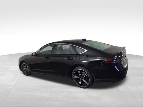 Used 2025 Honda Accord Sport image 10