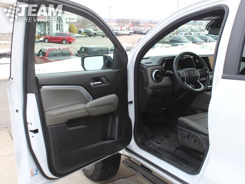 Certified 2024 Chevrolet Colorado ZR2 w/ ZR2 Convenience Package III image 10