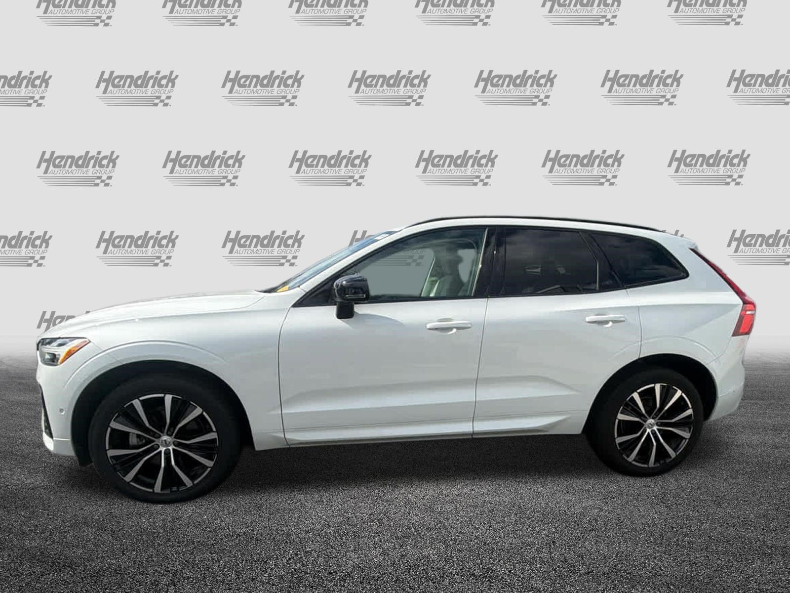 Used 2024 Volvo XC60 B5 Plus w/ Climate Package AWD/4WD image 11