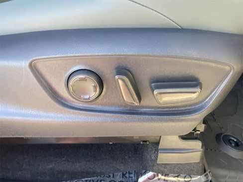 Used 2025 Toyota Tacoma TRD Sport image 12