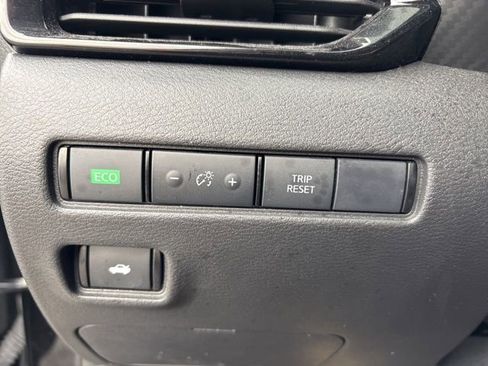 Used 2025 Nissan Sentra SV w/ All-Weather Package image 24