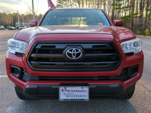 Used 2017 Toyota Tacoma SR image 9