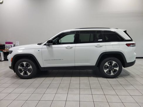 Used 2024 Jeep Grand Cherokee Limited 4xe AWD/4WD image 9