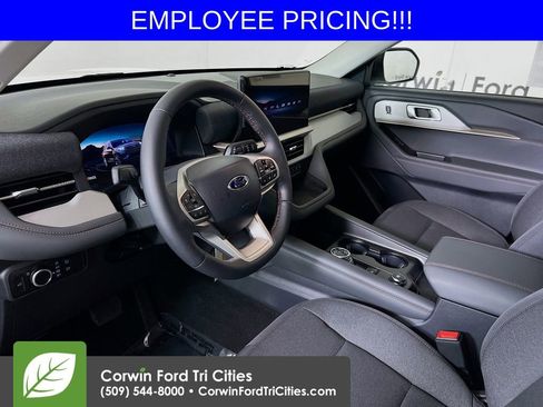 New 2026 Ford Explorer Active AWD/4WD image 3