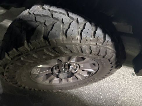 Used 2012 Ford F250 Lariat w/ Lariat Interior Pkg image 18