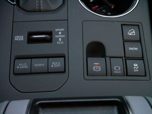 Certified 2026 Toyota Highlander XLE image 27