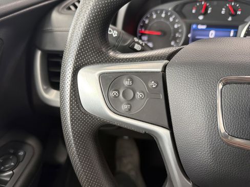 Used 2024 GMC Terrain SLE image 28