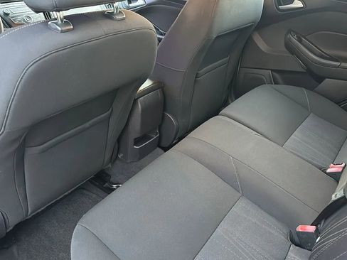 Used 2015 Ford Focus SE image 10