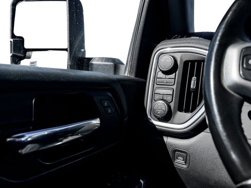 Used 2023 Chevrolet Silverado 2500 LT image 13