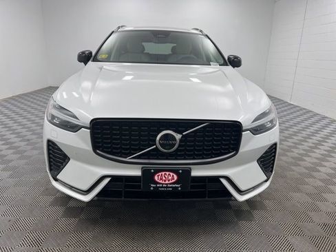 Used 2023 Volvo XC60 B5 Plus w/ Climate Package image 3