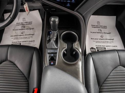 Used 2024 Toyota Camry SE image 25