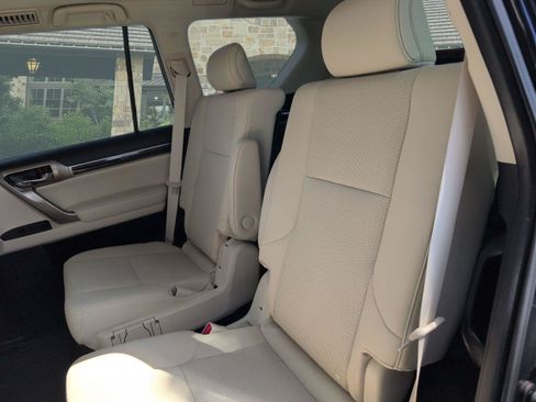 Certified 2020 Lexus GX 460 Premium AWD/4WD image 18