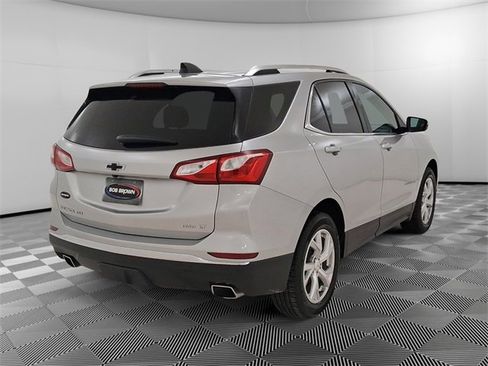 Used 2019 Chevrolet Equinox LT image 3