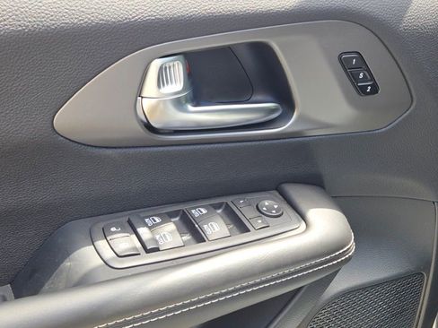New 2027 Chrysler Pacifica Select FWD image 23